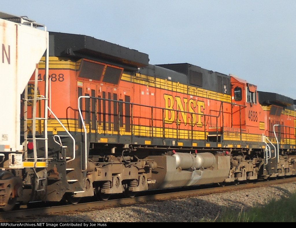 BNSF 4688